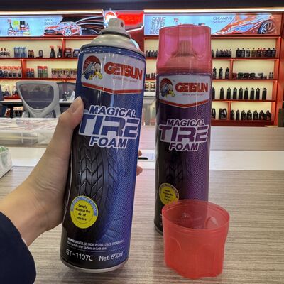 Un buen precio. Espray de espuma de neumáticos. Espray de limpieza de neumáticos profesional para el detalle de automóviles. en línea