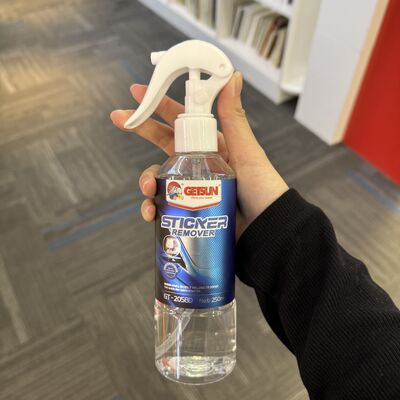 Un buen precio. 250 ml de aerosol de eliminación de adhesivos ecológicos para disolver rápidamente las pegatinas y etiquetas de automóviles en línea