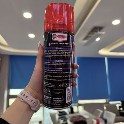 Un buon prezzo. Aerosol di lubrificante per catene pesanti riduce l'attrito con 450 ml di capacità per spruzzo di ingranaggi e catene in linea